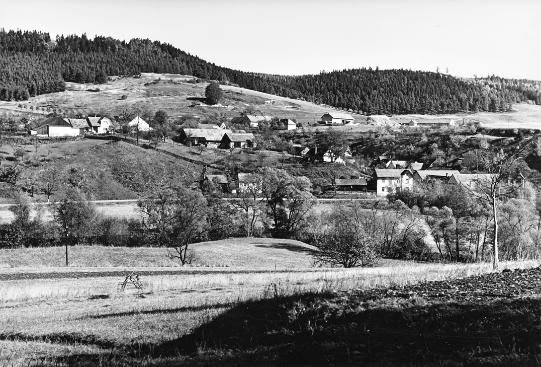 9. Lazinov – část směrem ke Křetínu – 1971 (foto: František Továrek)