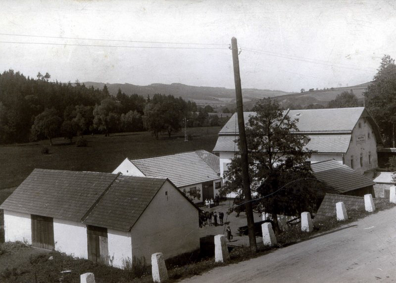15d. Masákův mlýn a silnice do Letovic (foto: z archivu Milana Bezděka)