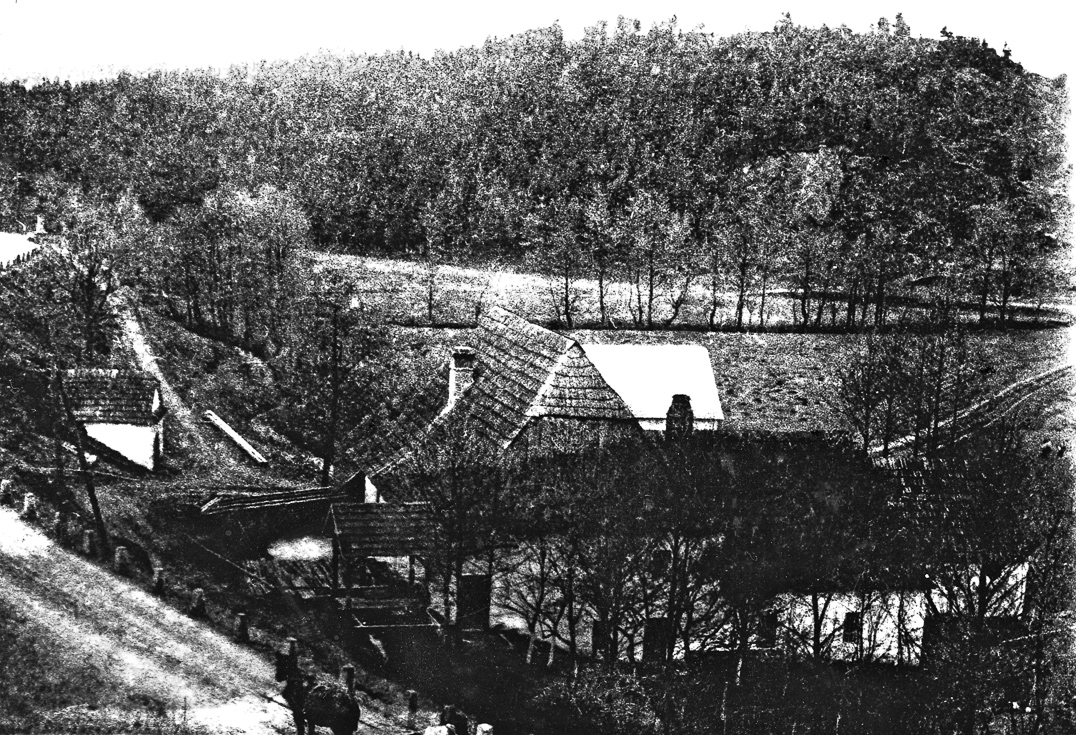 27. Lazinov – Masákův mlýn shora – 1942 (foto: z pohlednice „Pozdrav z Lazinova“)