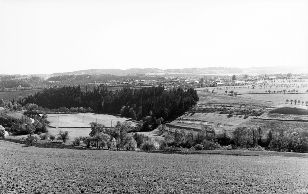 42. Vranová – pohled od Lazinova – 1971 (foto: František Továrek)